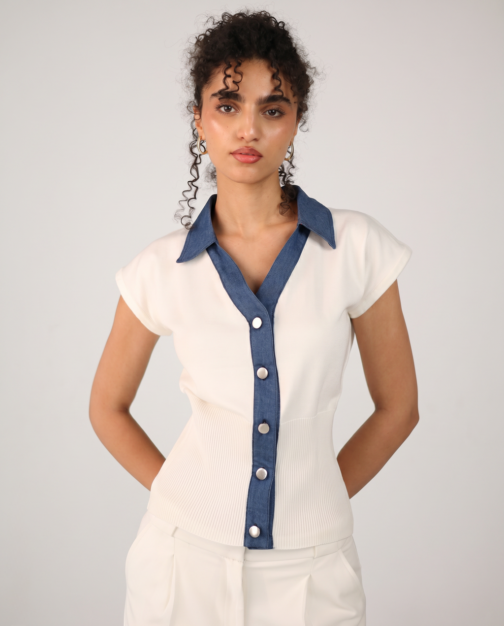 DENIM COLLAR KNIT TOP IN DARK DENIM