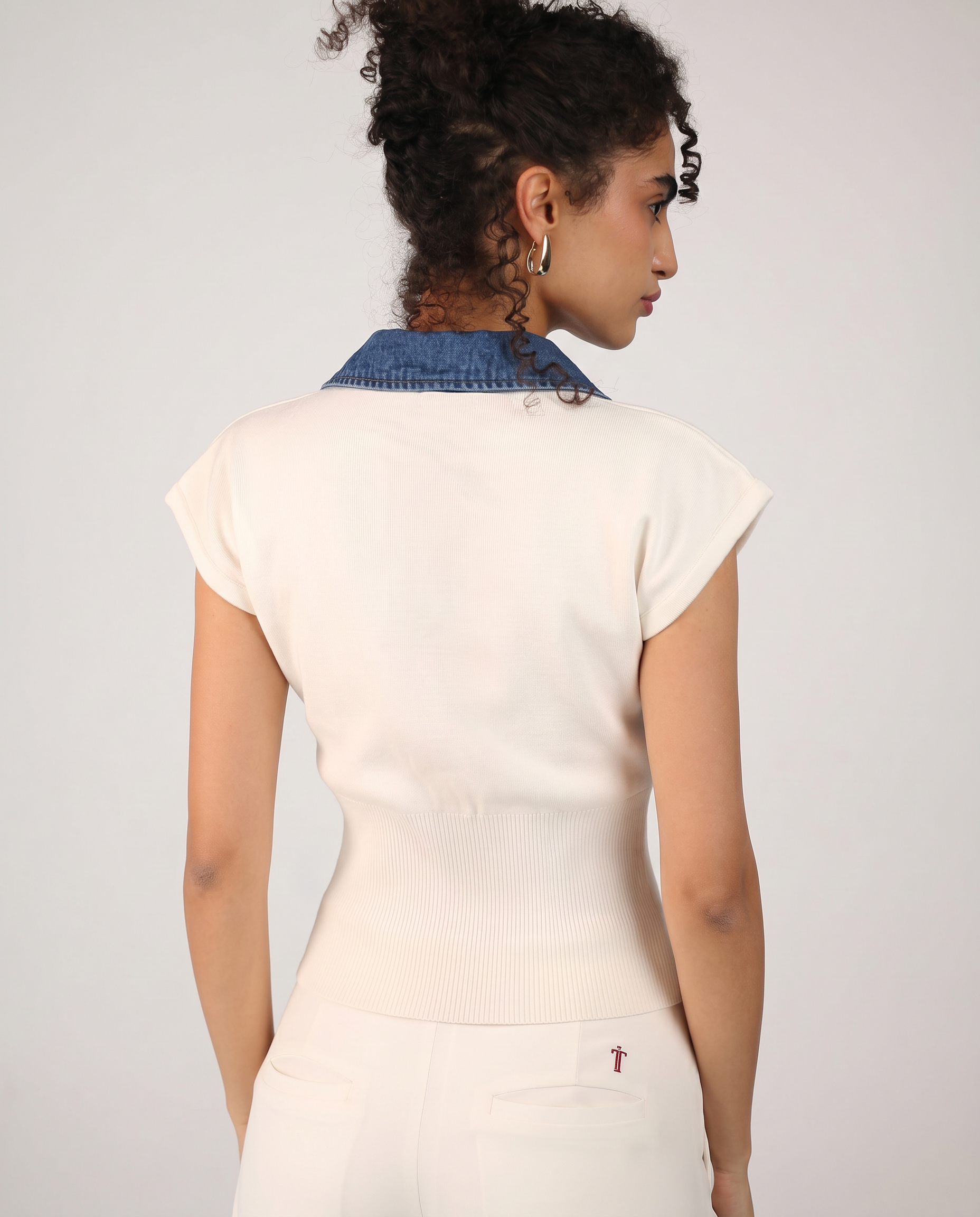 DENIM COLLAR KNIT TOP IN DARK DENIM