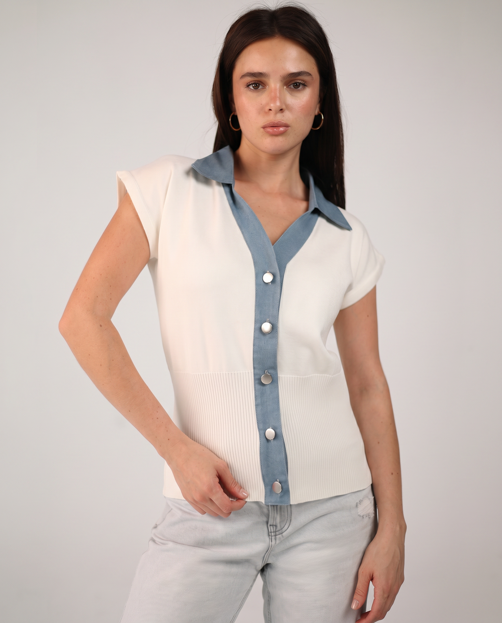DENIM COLLAR KNIT TOP IN LIGHT DENIM