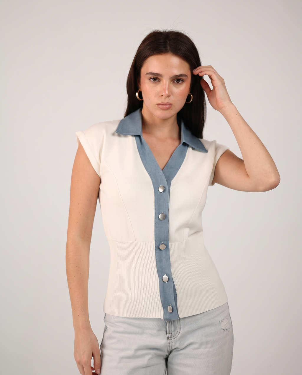 DENIM COLLAR KNIT TOP IN LIGHT DENIM