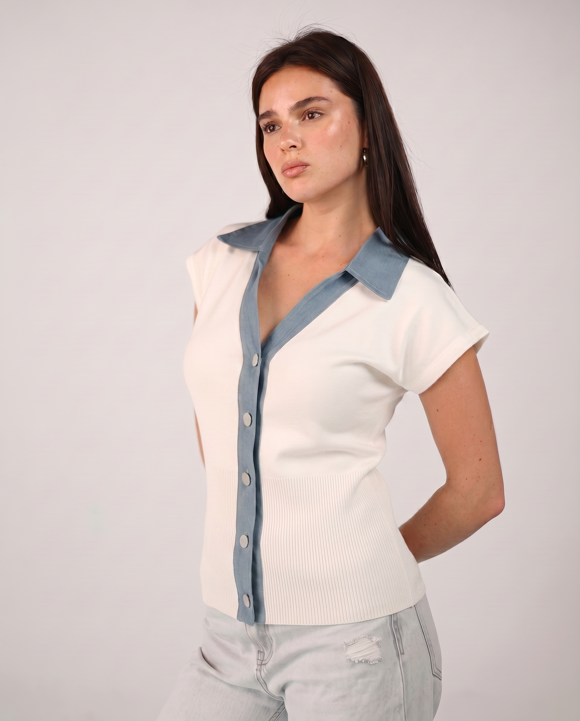 DENIM COLLAR KNIT TOP IN LIGHT DENIM
