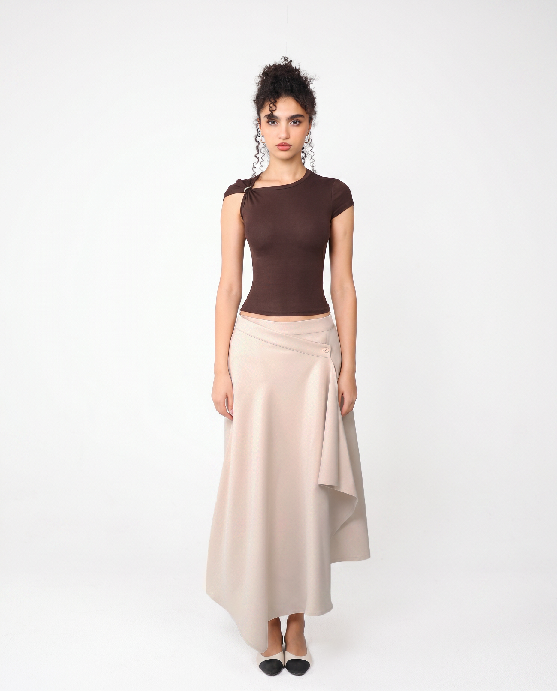 LAYERED MIDI SKIRT WITH RUFFLEIN BEIGE