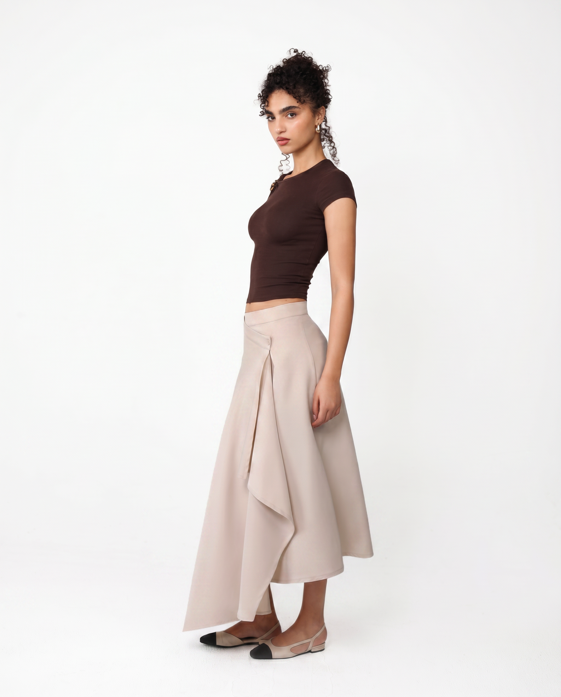 LAYERED MIDI SKIRT WITH RUFFLEIN BEIGE