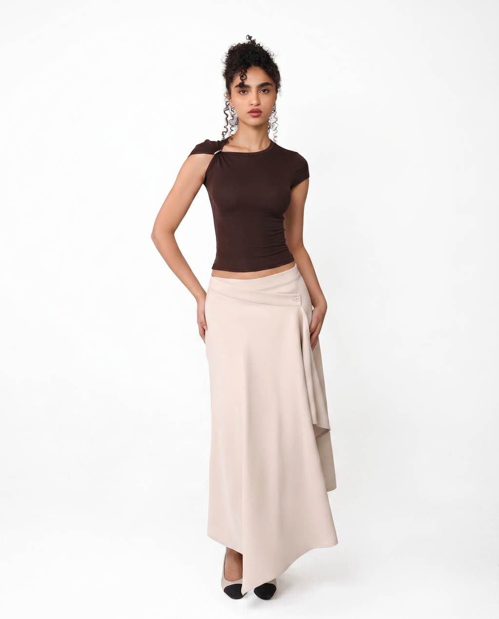 LAYERED MIDI SKIRT WITH RUFFLEIN BEIGE