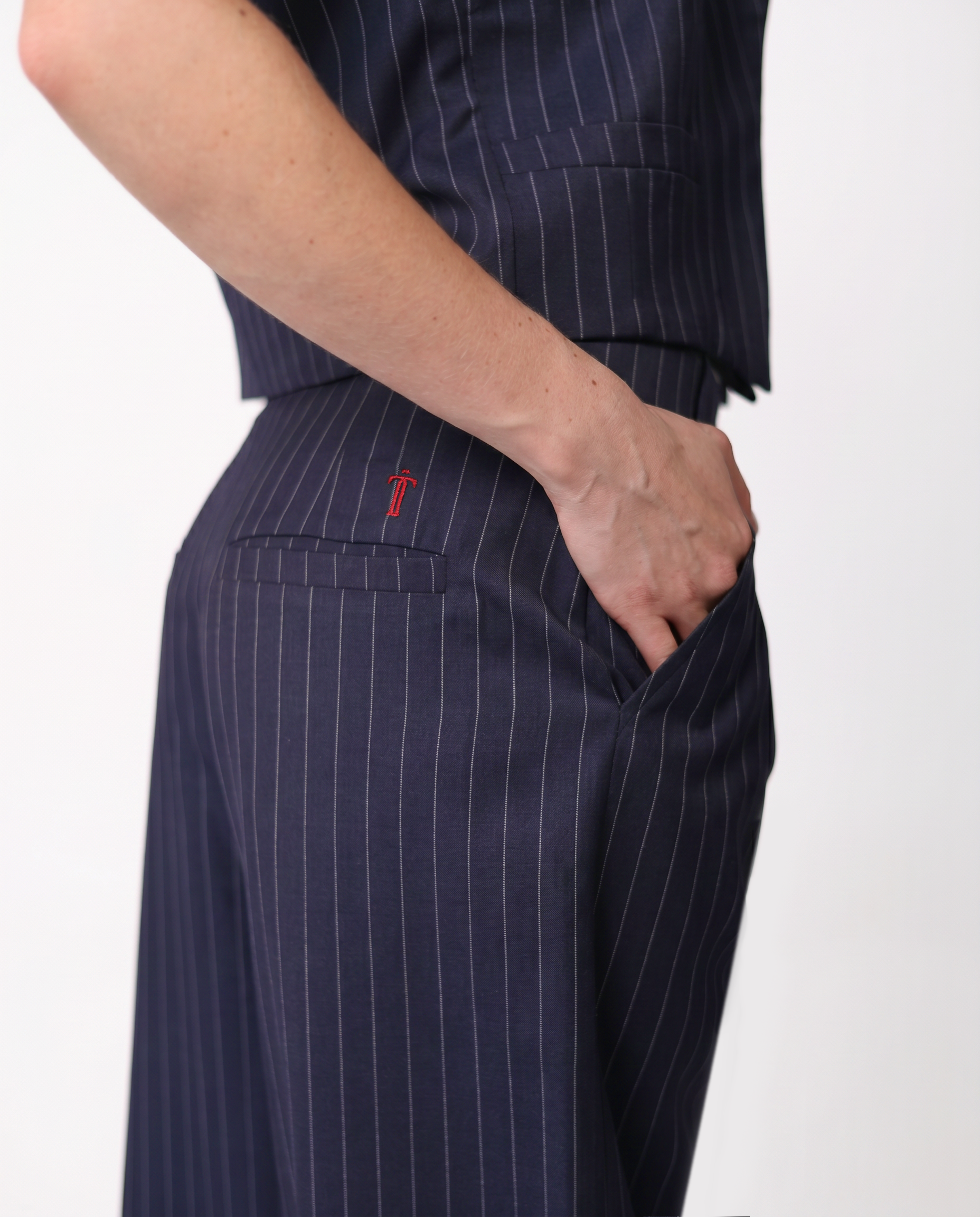 HYBRID SUIT IN PINSTRIPE NAVY