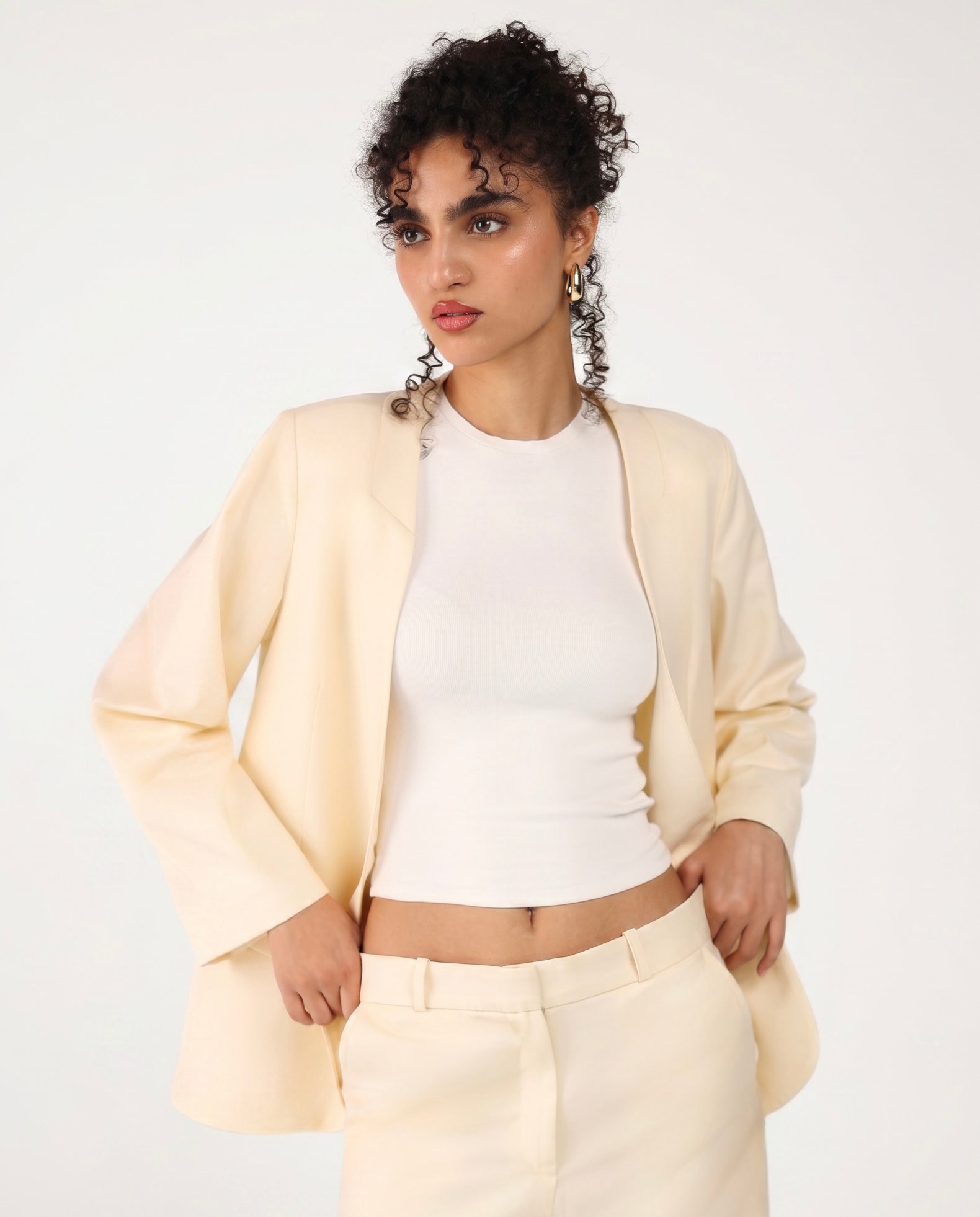OVERSIZED LAPELLESS BLAZER IN CREAM IVORY