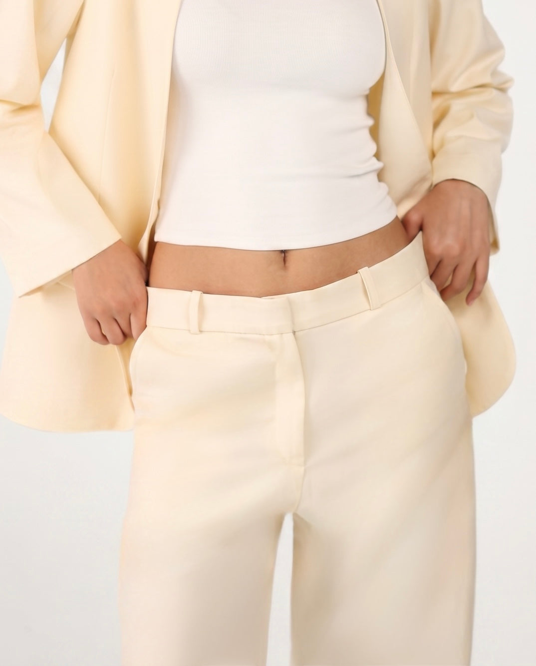 OVERSIZED SUITE IN IVORY CREAM