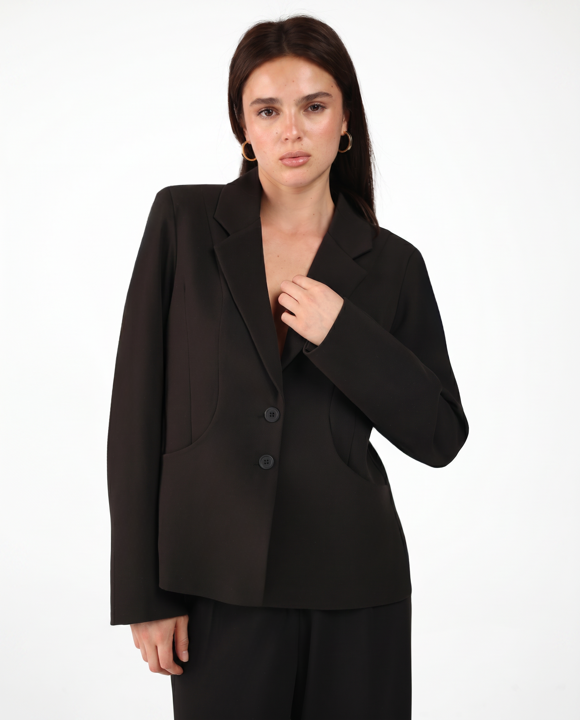 TAILORED SUIT IN BLACK