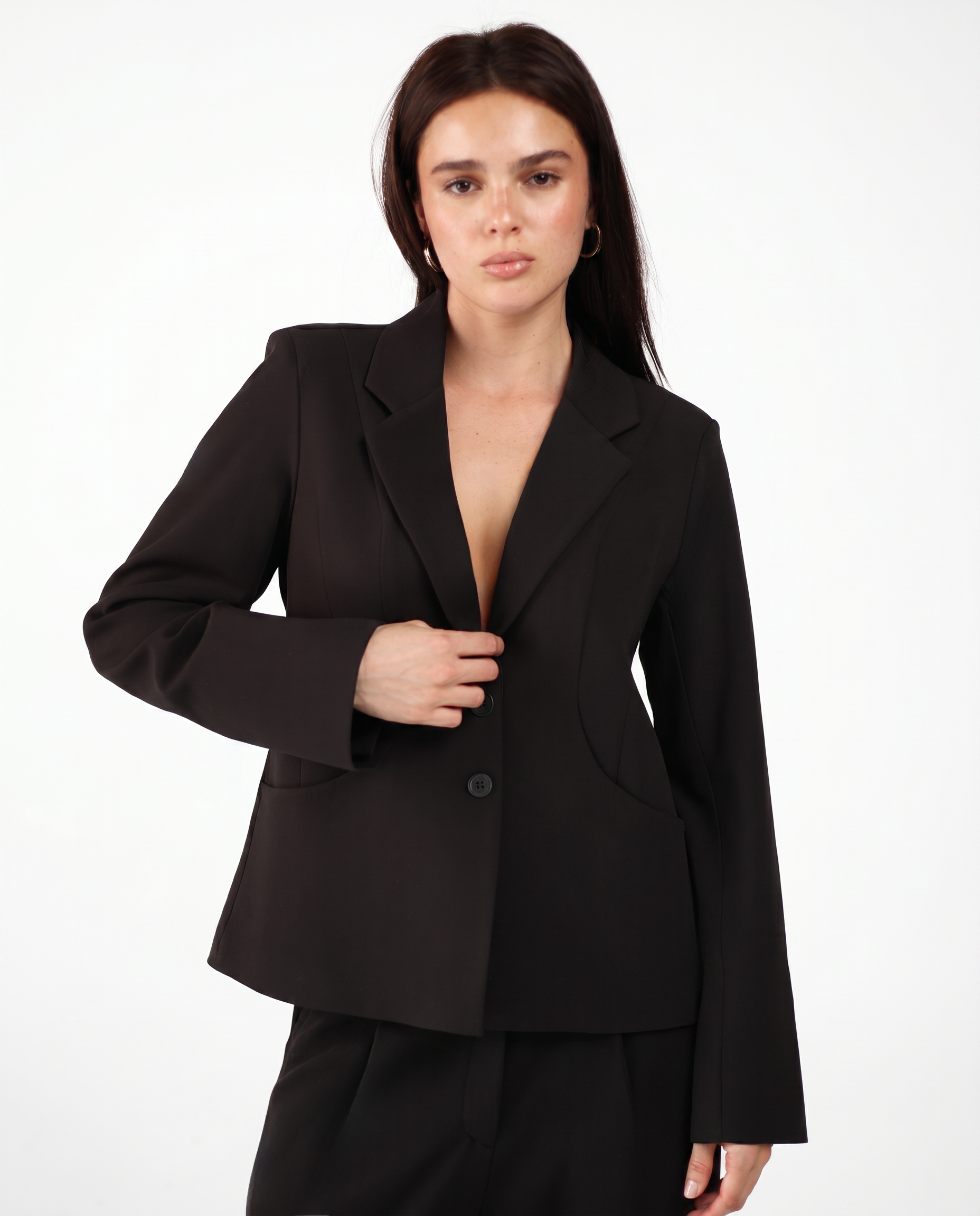 TAILORED SUIT IN BLACK