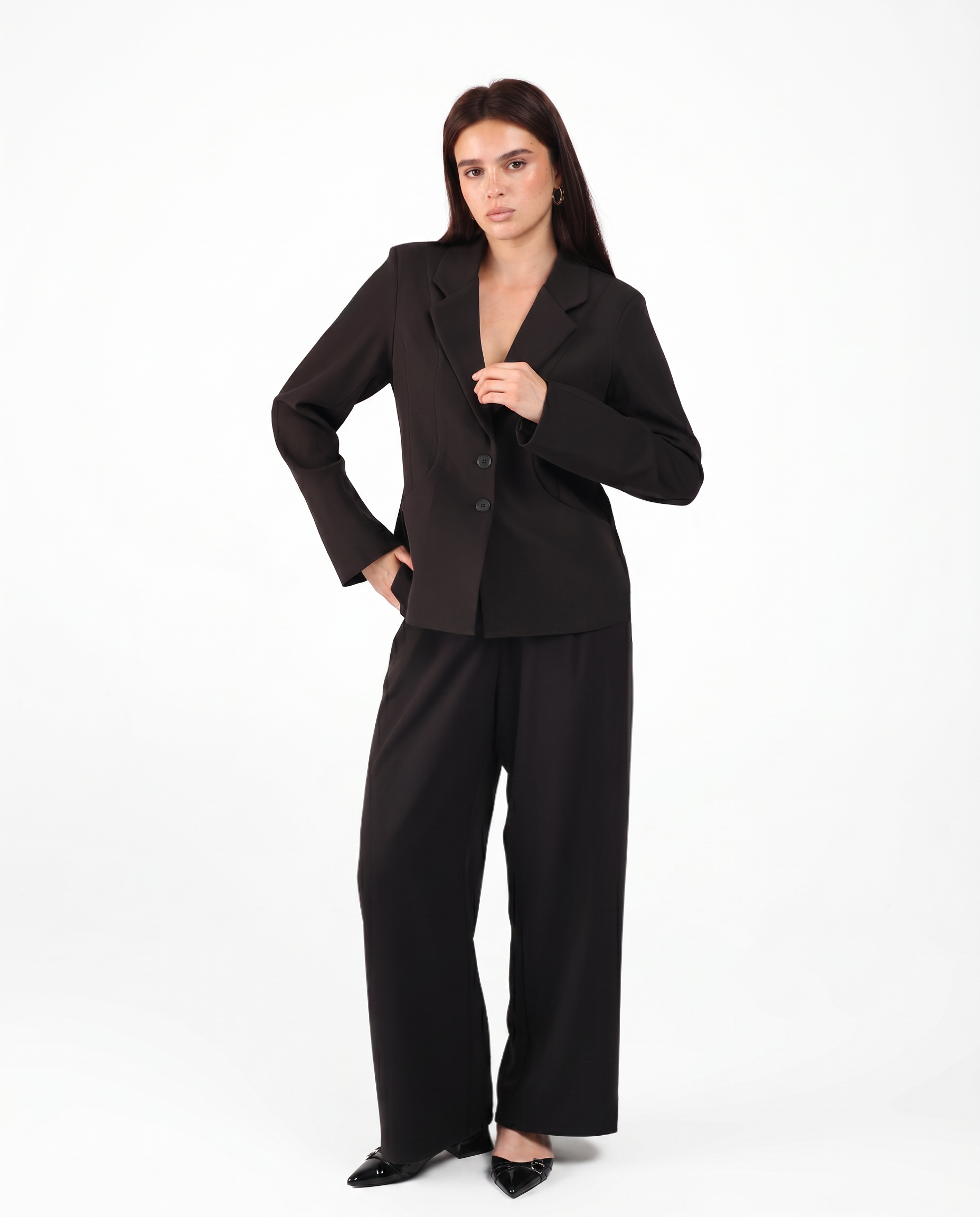 TAILORED SUIT IN BLACK