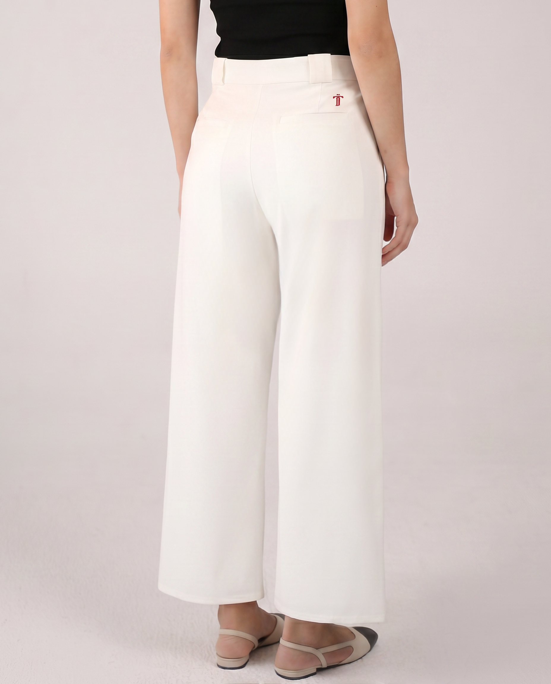 STRAIGHT-LEG TROUSERS IN OFF WHITE