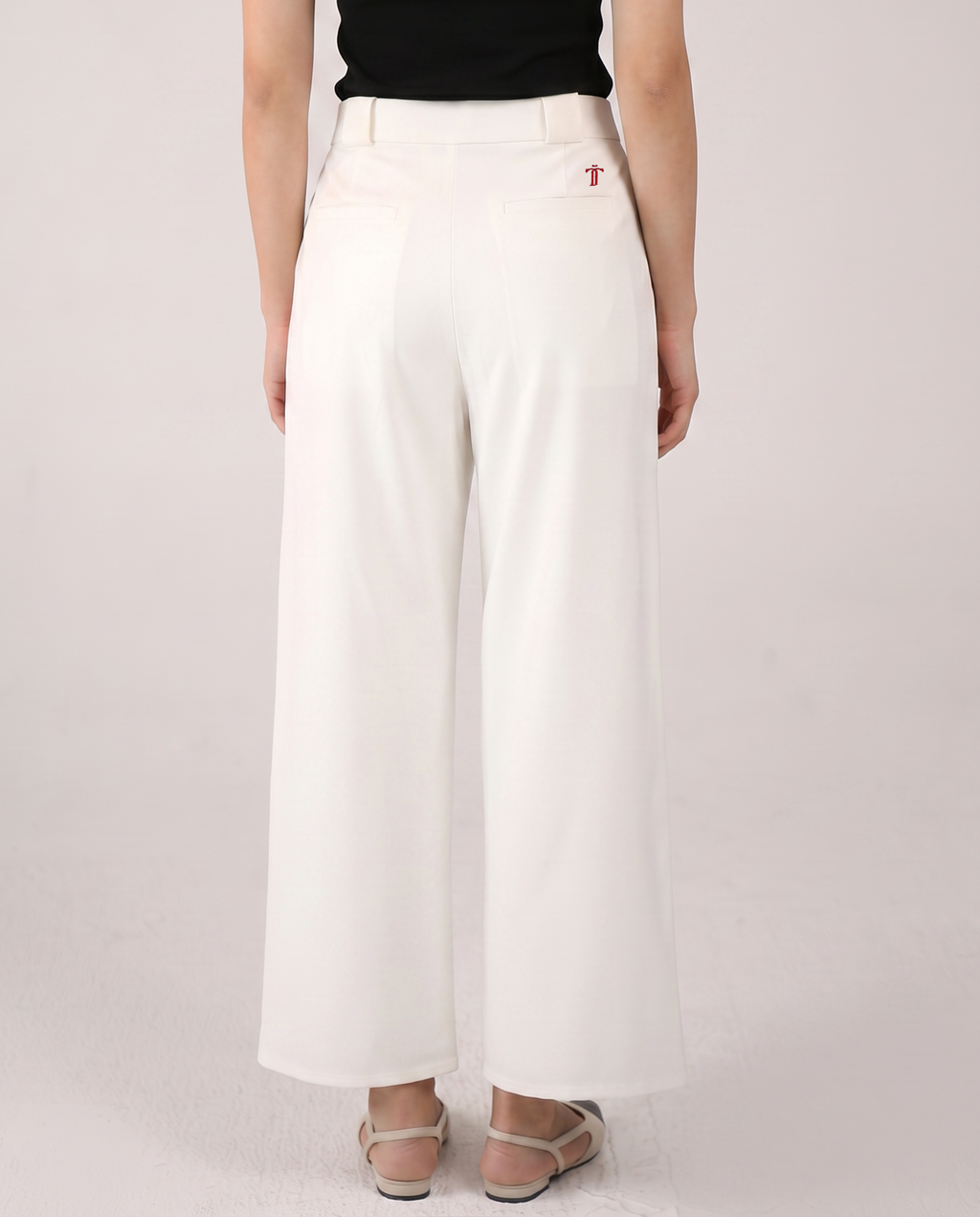 STRAIGHT-LEG TROUSERS IN OFF WHITE